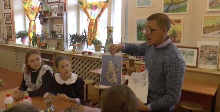 Так можно сказать о Николае Корчагине. Учителя по технологии села Шуман Высокогорского района. Он в совершенстве владеет разными техниками декоративно-прикладного творчества. 