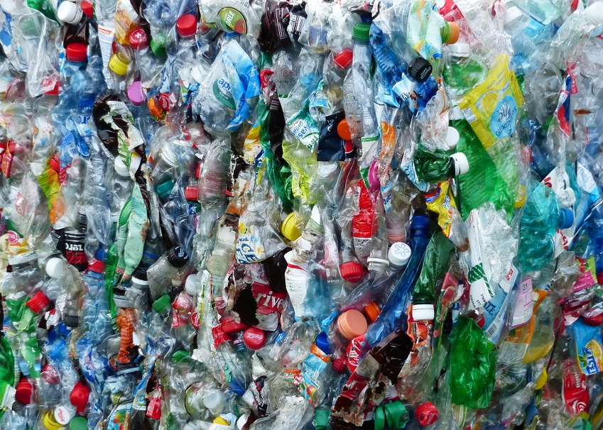 Однако, с западных частей американского континента омываемого Тихим океаном, подобные материки тоже присутствуют.
И хотя, скопления мусора имеются только вблизи земных континентов и отходы не распространяются по плотности между ними, возникает другая угроза. 