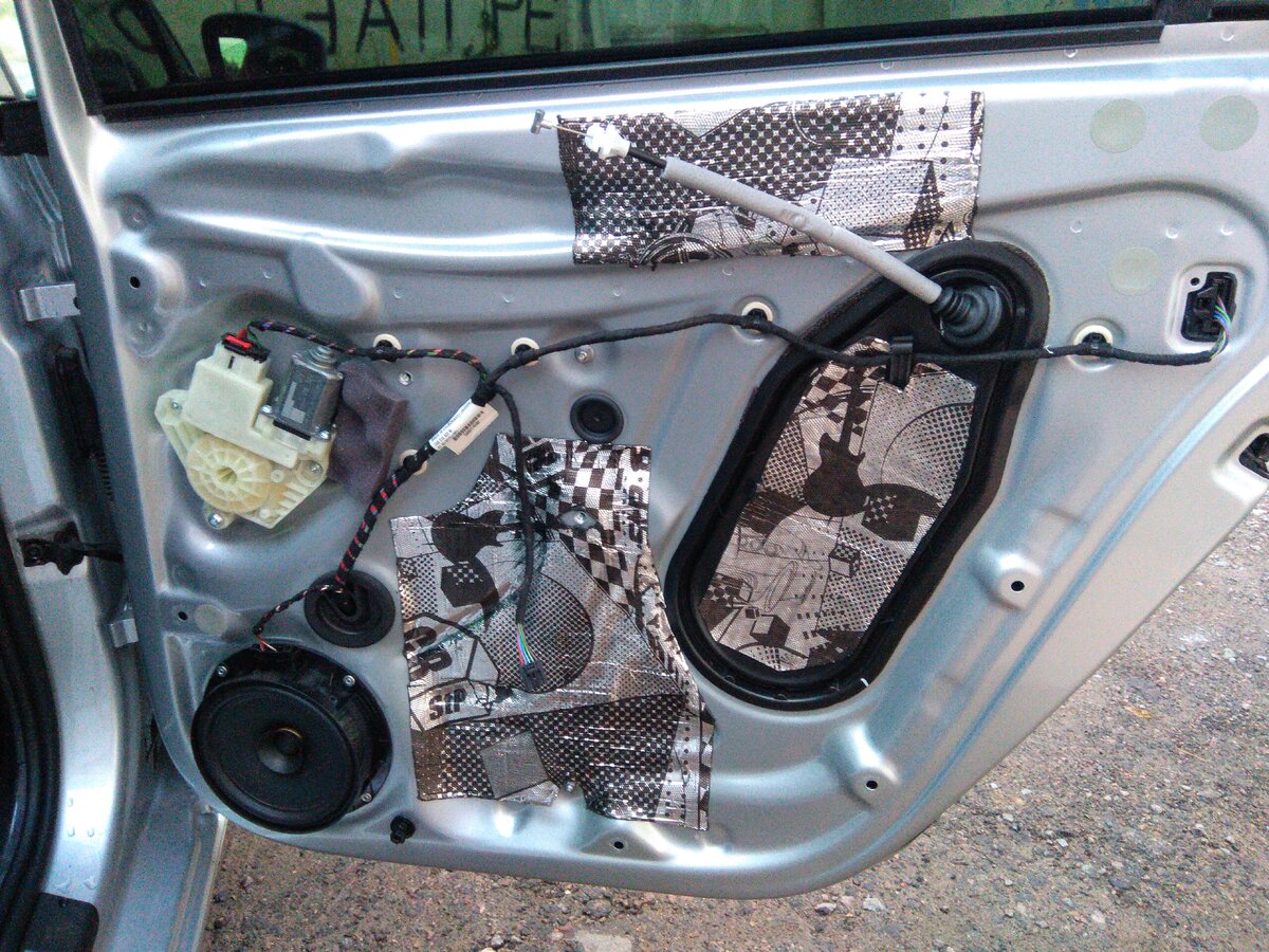 Необязательно заклеивать всю поверхность