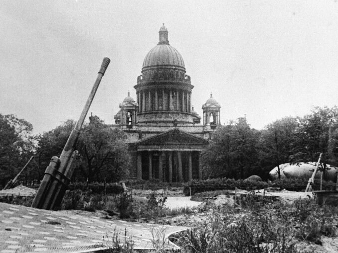 Сегодня, 27 января отмечается 75-летие со момента полного освобождения Ленинграда от блокады.
