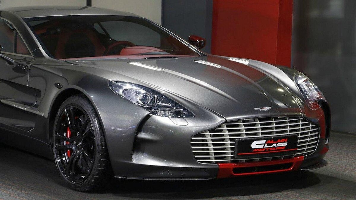 Фото 2. Aston Martin One-77