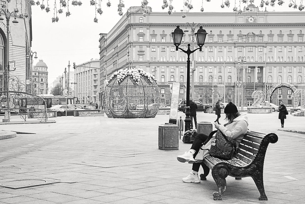 песня лубянка слушать. лубянка 38 москва. фсб россии лубянка. снежный фонарик цдм. леонид млечин феликс дзержинский.