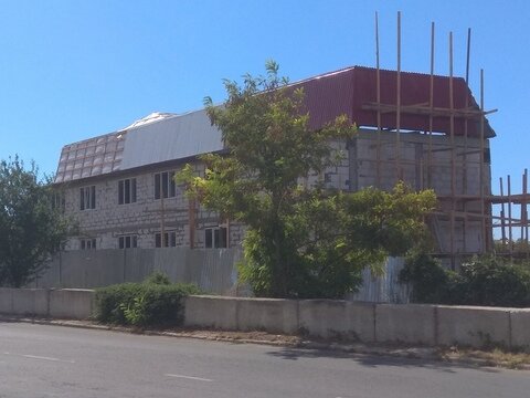 Типичный доми с квартирами-студиями на землях СНТ. Фото из открытых источников