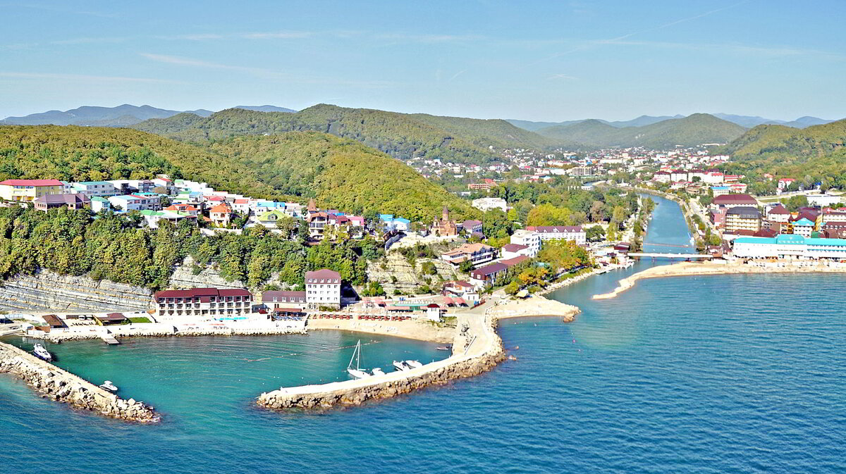 Общий вид на п.Новомихайловский