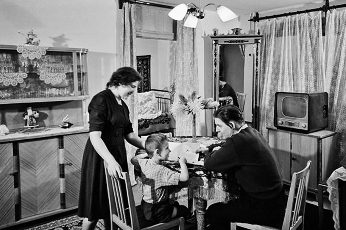 быт людей в 30 годы 20 века. быт 1920. трущобы нью йорка в начале 20 века. быт 30-х годов. быт советских людей.