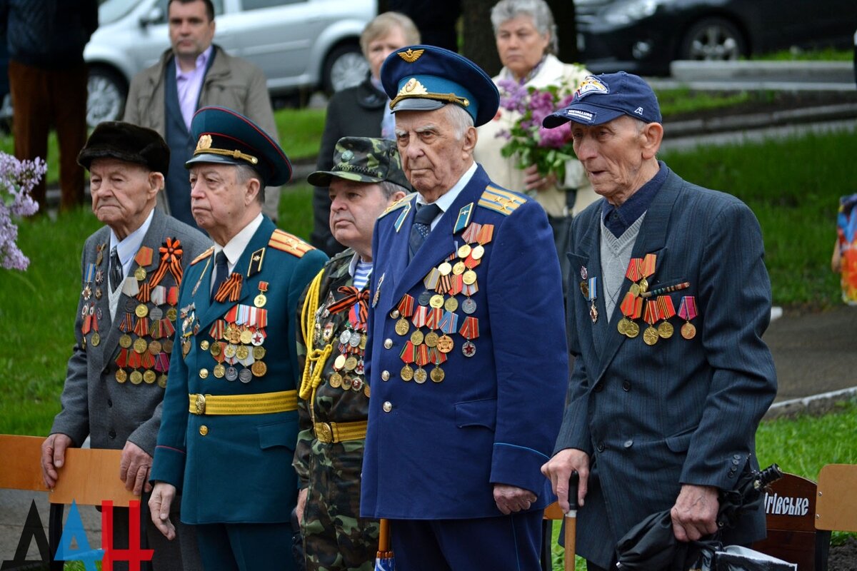 Ветераны великой россии. Ветераны Великой Отечественной. Ветераны войны 1941-1945. 9 Мая ветераны. Ветераны ДНР.