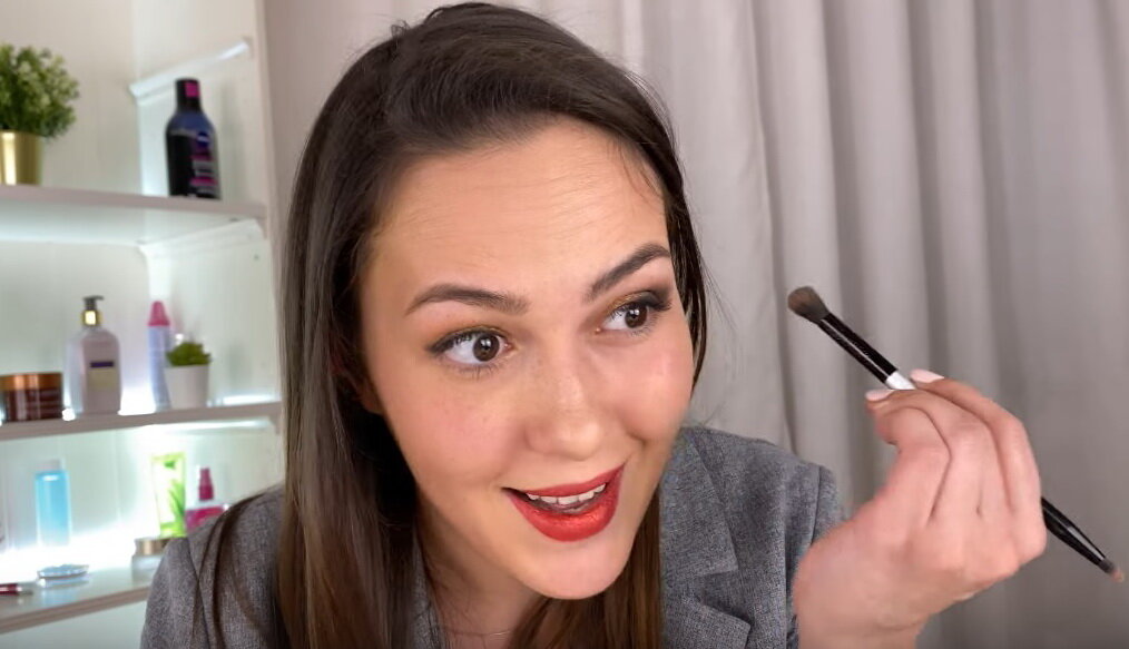 Анастасия Бронникова - актриса, телеведущая