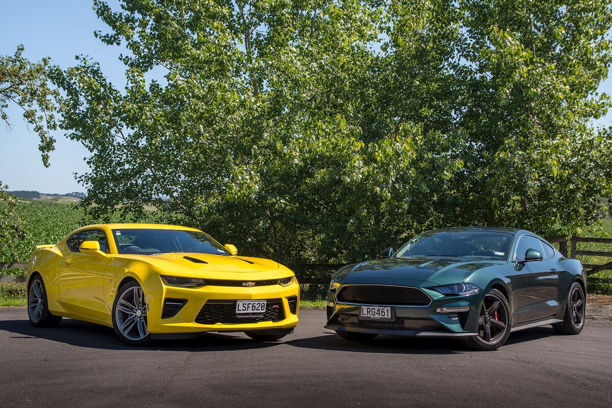 Легендарные американцы: Ford Mustang GT или Chevrolet Camaro SS - дрифт  против классики | Слёзы АвтоВАЗа | Дзен