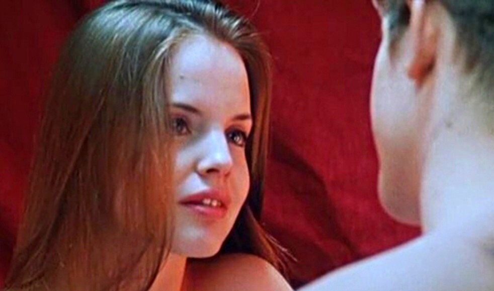 девственницы фильм 2018 кадры. хлоя морец 2011. святая невинность(1988). люсиль хадзихалилович 2004 невинность. невинность 2004 лаура.