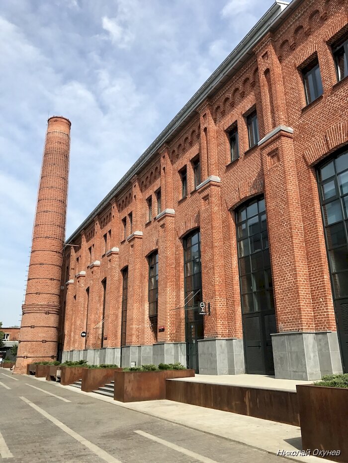 Первый запечатлённый объект — четырёхэтажное здание ретортной, построенное по проекту Александра Роопа в 1911-1913 году.