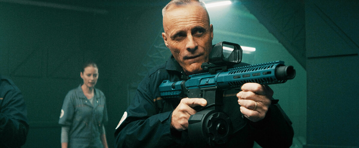 кадр из фильма "Брешь"