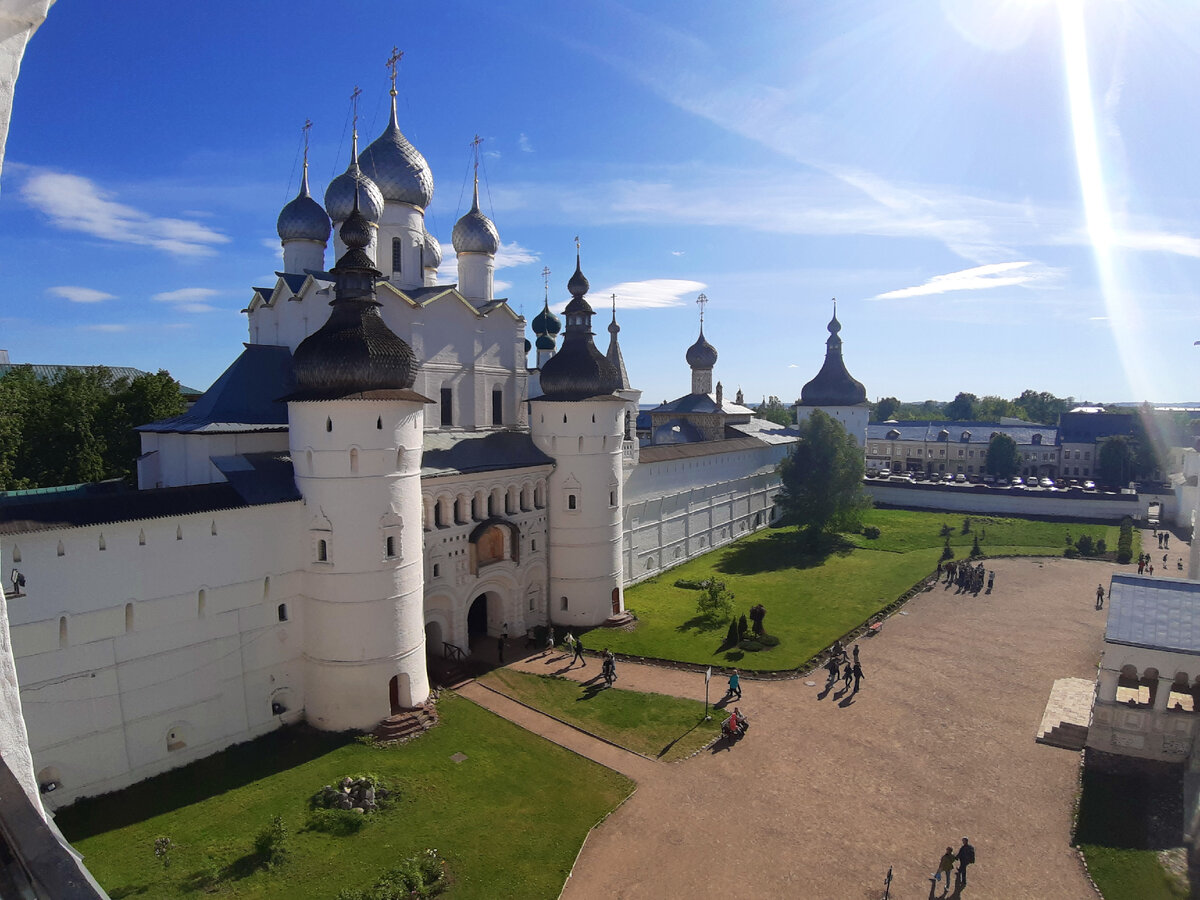 Владычный двор Ростовского Кремля