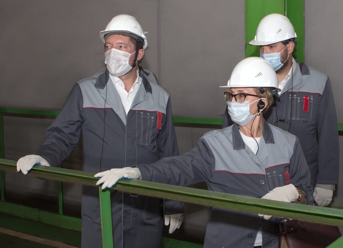 Наталья Назарова на производстве