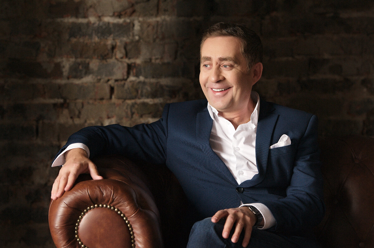 🎬 Многие знают, что помимо основной работы в праздничной индустрии (в качестве ведущего), я ещё работаю на радио и снимаюсь в кино. 
🧰 Да и вообще, я много чем занимаюсь. Вот например недавно открыл новый проект по части консультаций в сфере праздников «Чигинцев Консалтинг» 🧰 👉🏻 https://www.chigincev.ru/consult
#активность #жизнь #event #tv #consulting #help #party #movie