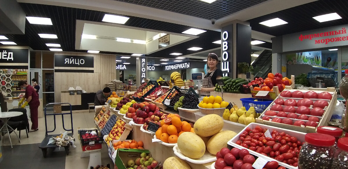 Современный рынок (фреш-маркет) в торговом центре «Сезон», Иркутск. Фото: Kanayan Retail & Development Consulting