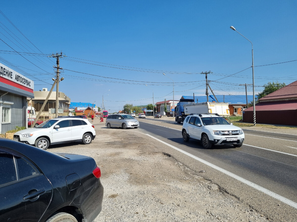 Трасса Краснодар-Новороссийск. Кафе Казачок. Посёлок Ильский.