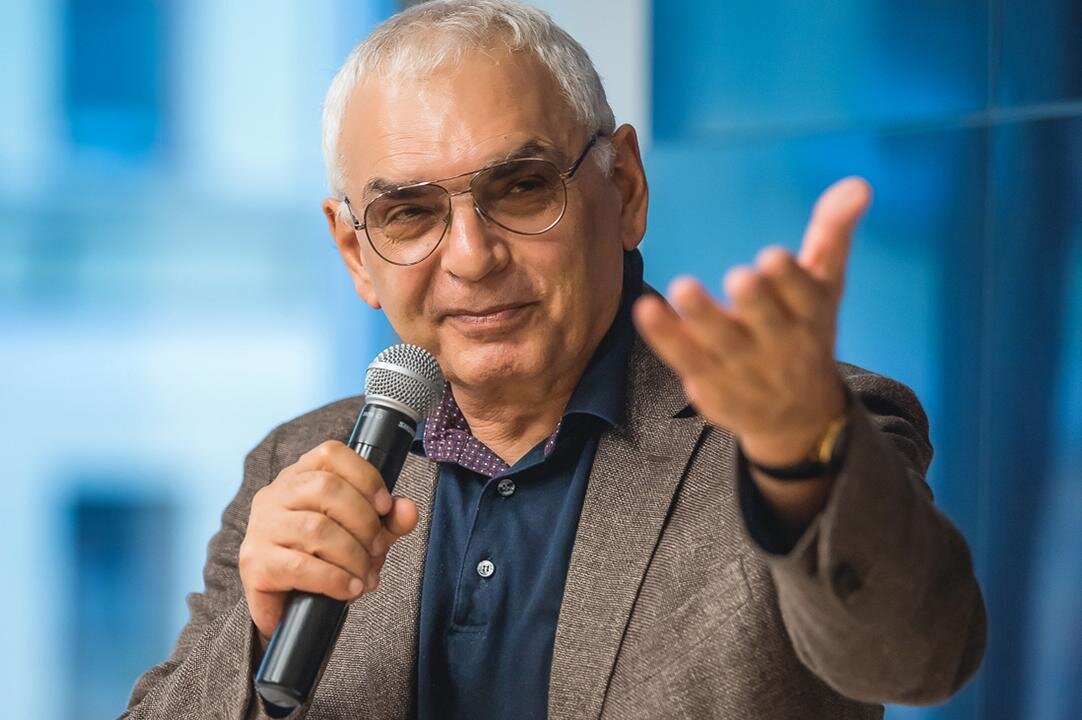 Шукшин тоже выступал автором сценария в своих фильмах... Фото Яндекс.Картинки. 