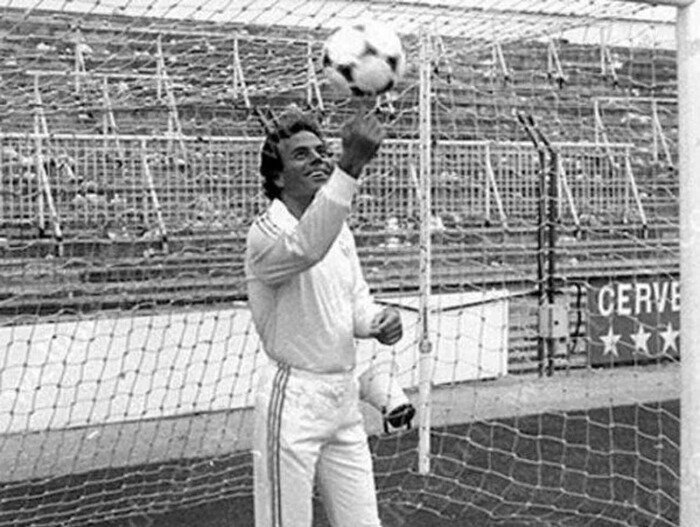  Хулио Иглесиас. / Фото: www.ranker.com