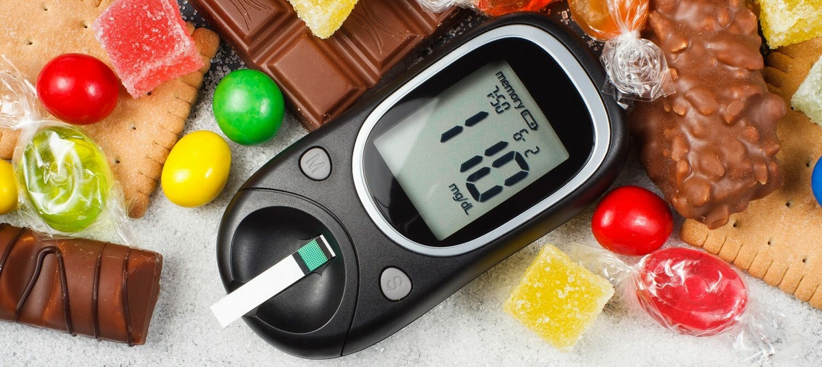 Большое количество глюкозы в крови. Для снижения сахара. Лучшие приборы для здоровья. Глюкометр на фоне еды. Сахарный диабет 2 типа картинки.