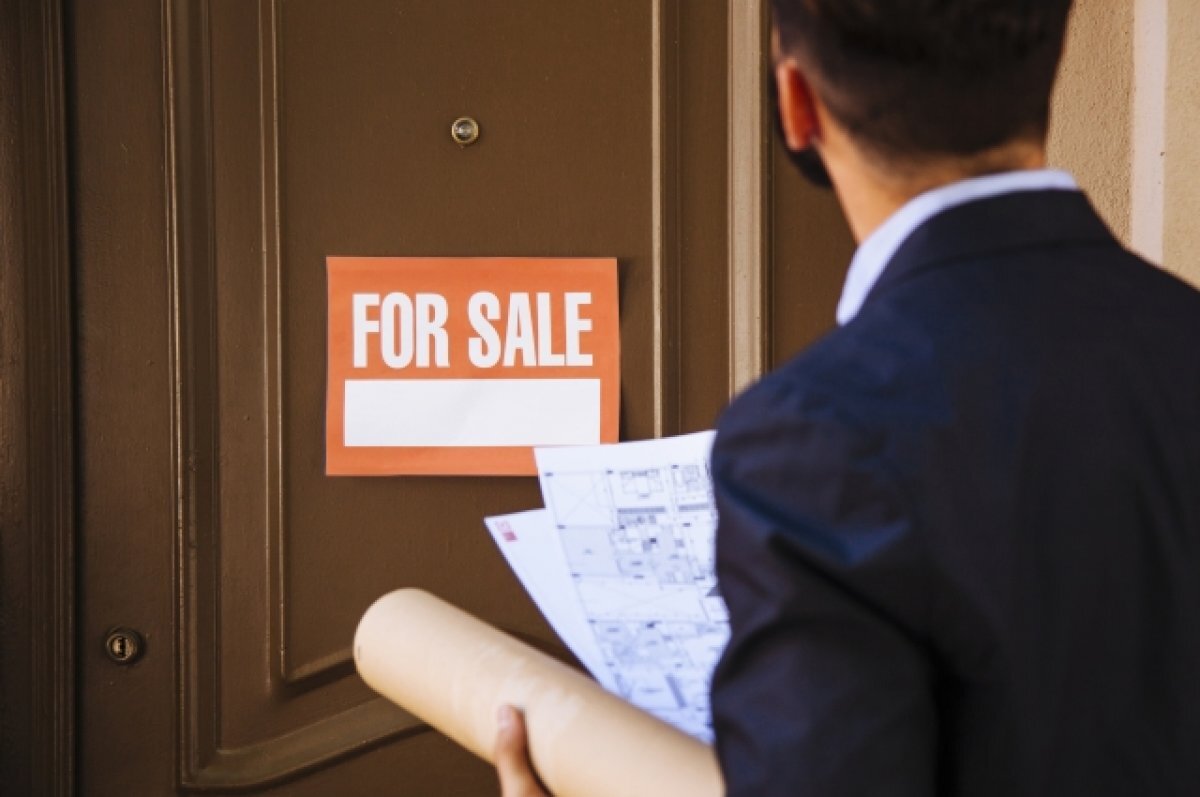    Около полторы тысячи владельцев недвижимости готовы судиться со Смольным