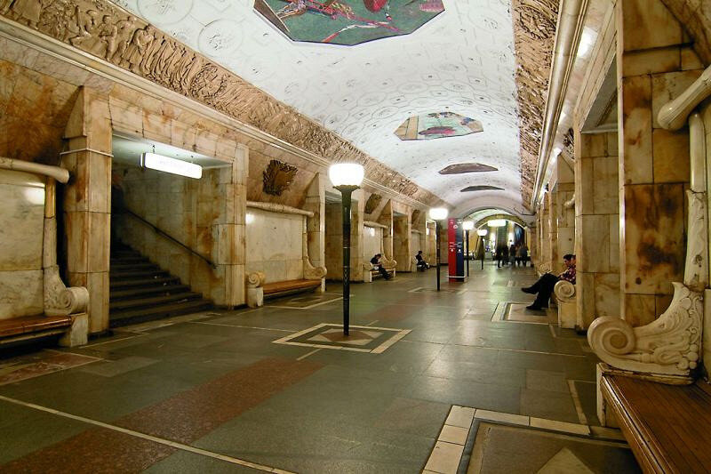 Новокузнецкая красногвардейская. Станция метро Новокузнецкая. Метро Новокузнецкая 1943. Новокузнецкая станция метро Москва. Новокузнецкая станция метро Замоскворецкая линия.