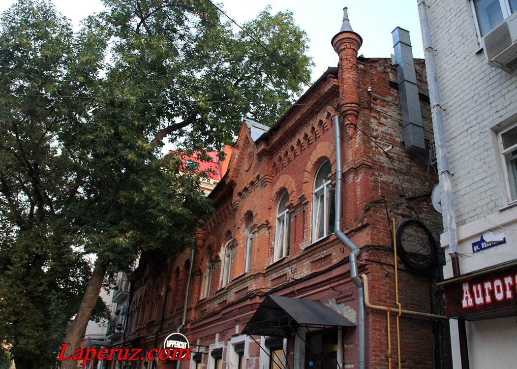 Доходный дом купца II гильдии К.Ю. Юрьева был построен в Саратове в 1890-х годах. Владелец здания занимался табачной торговлей и открыл здесь свой магазин.