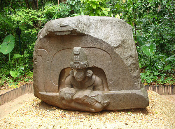 Ольмекский алтарь в Ла-Венте