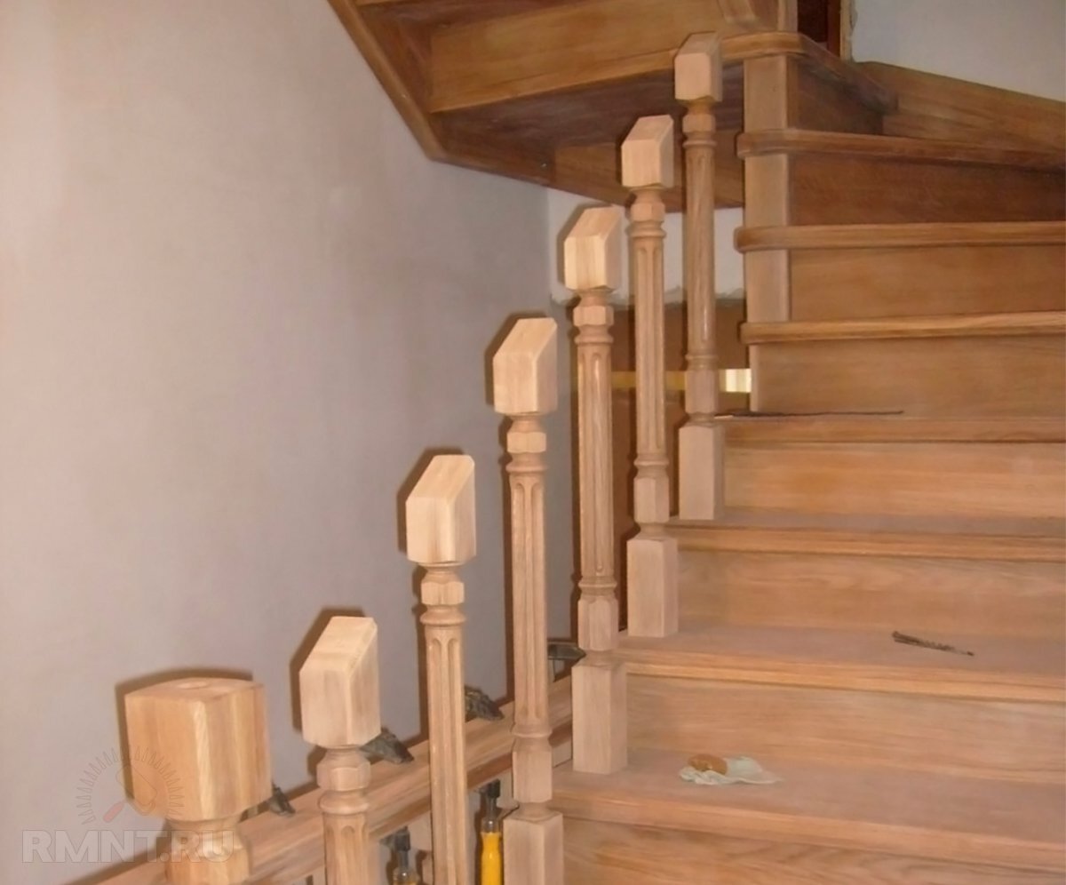Установка балясин на лестницу: деревянных, металлических, нержавеющих