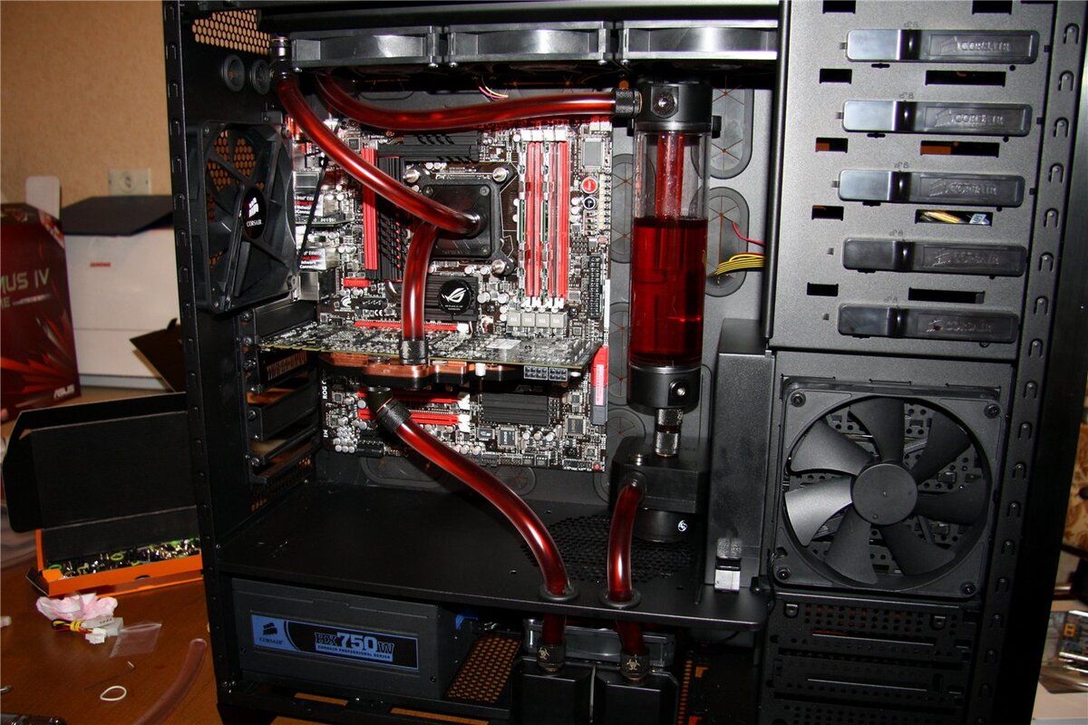 Сферическая СВО в вакууме. Есть водоблоки и на процессоре, и на видеокарте.