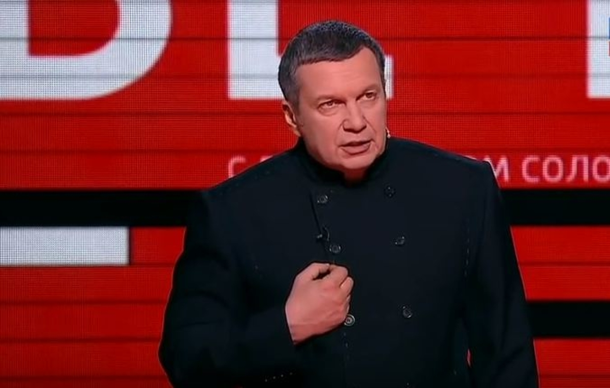 На ютубе вечерний эфир. Соловьев в.с.. Вечер с Владимиром Соловьевым. Британец у Соловьева. Политические ток шоу.