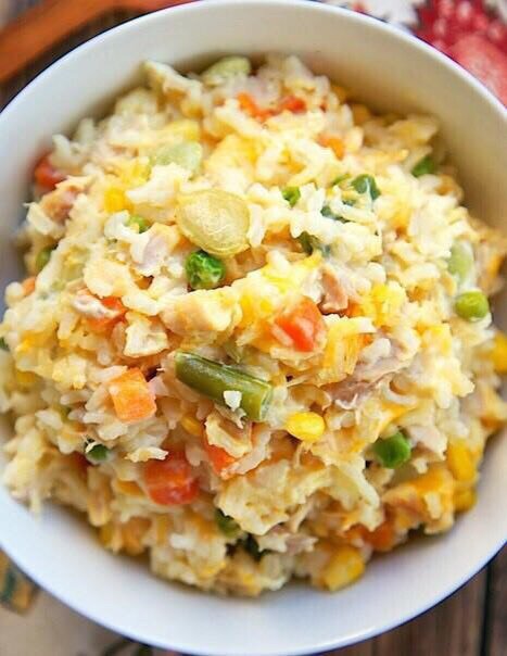 На 100 грамм - 193.25 ккал Б/Ж/У - 12.05/4.68/26