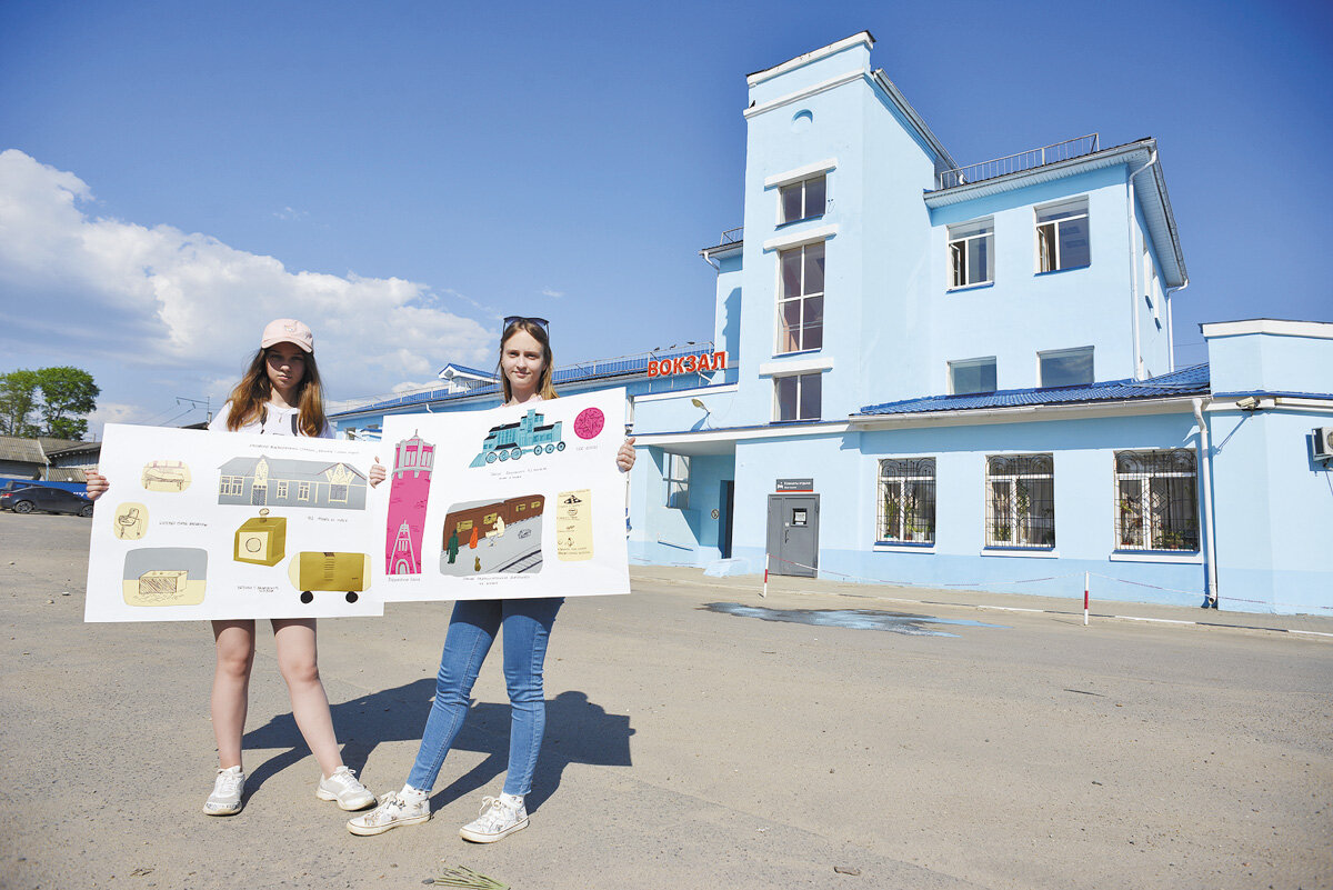 Аня Лесяк и Мира Волкова. Даниловский вокзал