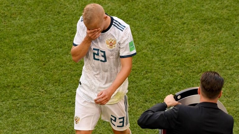 Защитник сборной России Игорь Смольников. Фото: официальный сайт ФИФА