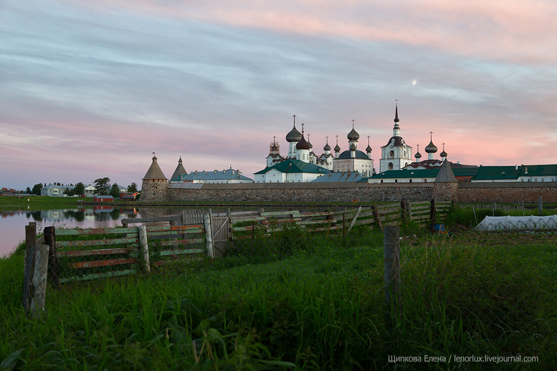 соловецкие острова белые ночи. соловецкий монастырь на белом море белая ночь. на соловках белую ночь. соловецкие острова белые ночи. соловецкий монастырь соловецкие острова.