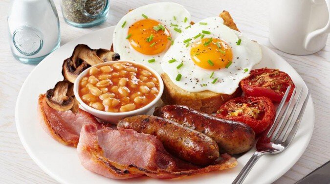 Английский завтрак:  Он давно стал этакой достопримечательностью Великобритании, но многие думают, что это овсянка, и обязательно чай.-2
