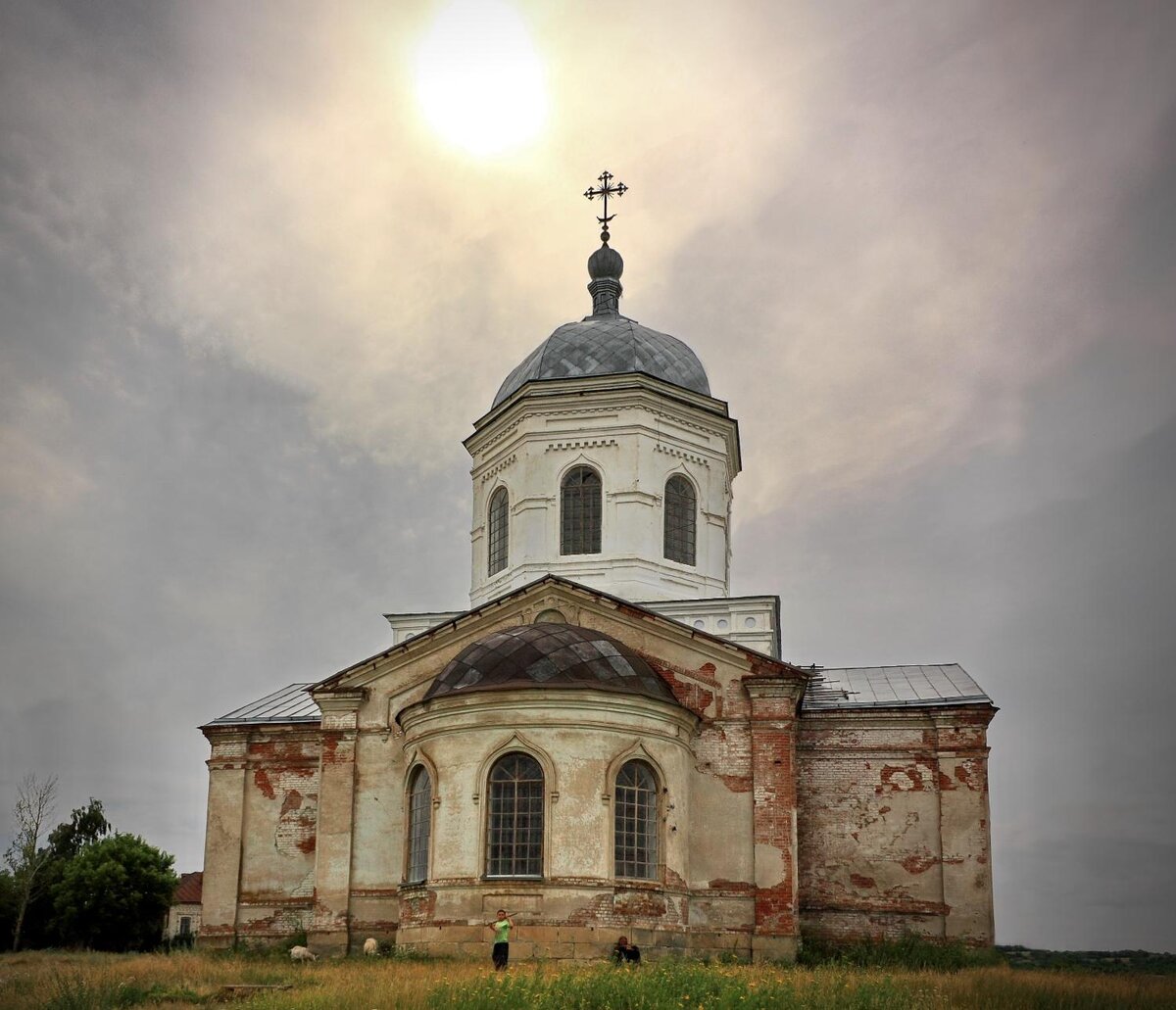 Старая церковь фото