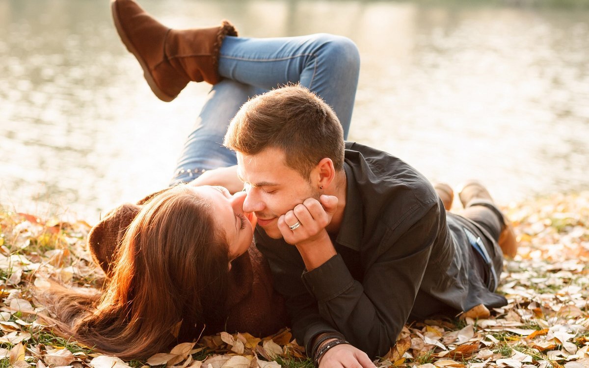 Мужчина 21 века, какой он? Целеустремленный и амбициозный, его уважают и на него хотят ровняться. У него в жизни есть всё: успех, деньги, путешествия, власть. Он смело реализует свои мечты и развивается. В нём преобладает потребность жить. Он принимает рост и развитие, как неотъемлемые части жизни. Он берёт ответственность за свою жизнь и всё происходящее с ним, на себя. Скорее всего, рядом с таким мужчиной Богиня.