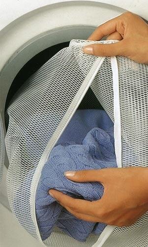 Шерсть требует более деликатной стирки, чем хлопковые ткани, так как может деформироваться и сесть. Раскроем секреты, как стирать вязаную одежду. 1.-4