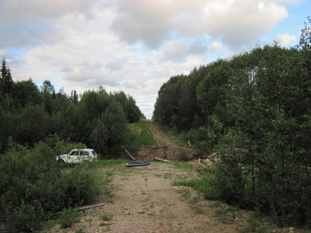 Планы  конечно были как всегда "наполеоновские",хотелось пройти за один раз  всю эту речку от истока до устья,но как всегда вмешался непредвиденный  случай и сроки пребывания на реке сократились.Поэтому решил разбить  поход по этой реке на части.Первая часть будет верховья реки.
_________________________________________________________________________________________
____________9 июня день первый.заброска______________________________

