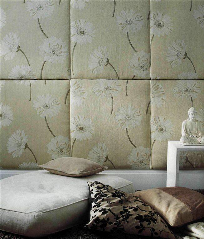 Тканевая обивка дает уют помогает луше расслабиться