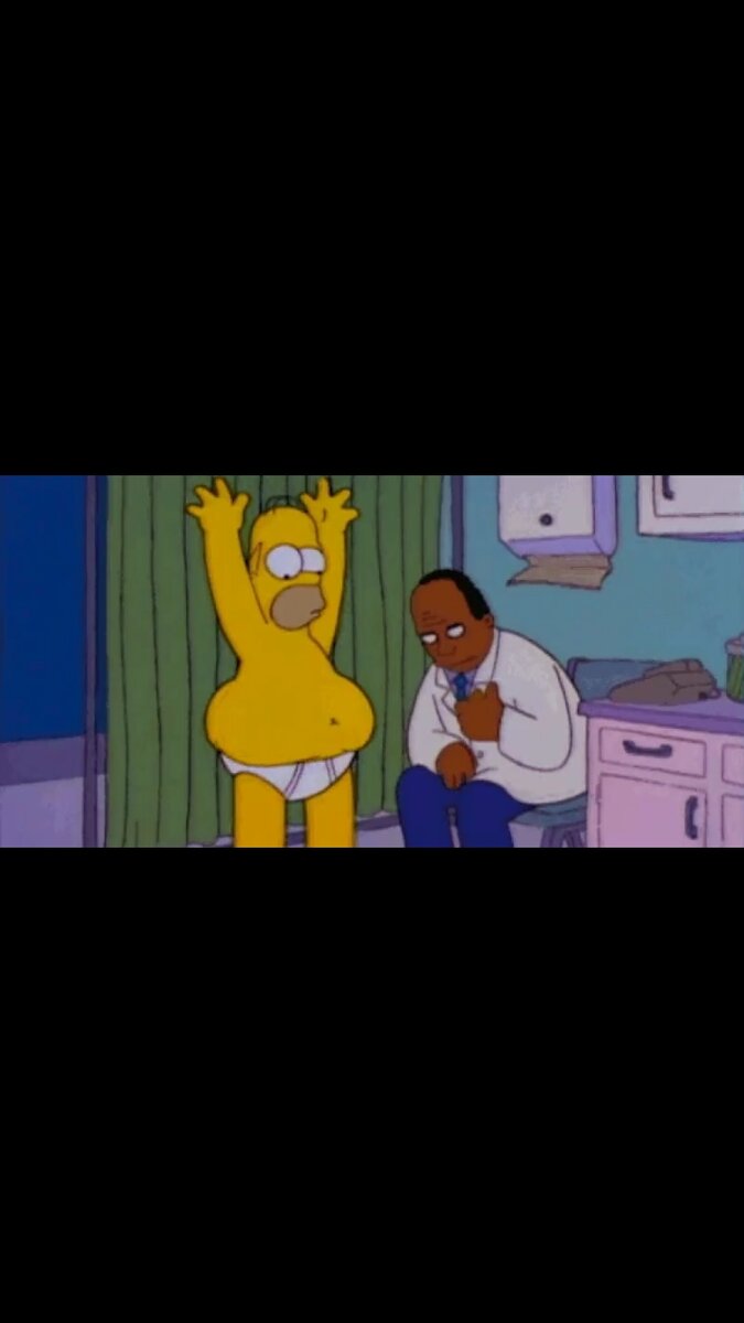 

Диетолог Мария Кросс рассказала, как она вылечила повышенную проницаемость кишечника, которая стала причиной психического расстройства.

Мария Кросс

Диетолог, автор книг о правильном питании, блогер.

Что такое синдром повышенной кишечной проницаемости

Кишечник не только переваривает пищу и извлекает из неё питательные вещества. Он представляет собой защитный барьер между внутренними органами и внешним миром. Но в системе есть слабое звено. Слизистая оболочка кишечника состоит из тонкого слоя клеток эпителия, которые «сшиты» между собой специальными белками — плотными контактами.

Эти белки, подобно привратнику у дверей, не пропускают внутрь организма нежелательные элементы: токсины, непереваренные частички пищи, вирусы и другие инородные тела, попавшие в кишечник с едой. При нормальных обстоятельствах подобные нарушители быстро выводятся естественным путём.

Но эпителий очень легко повредить, и в результате он начинает «протекать». На слизистой появляются микроскопические отверстия, плотные контакты ослабляются. Ненужные вещества попадают в кровоток, а с ним — и в любую часть организма.

Симптомы бывают совершенно разными. У разных людей «дырявый» кишечник приводит к воспалительным заболеваниям ЖКТ, целиакии, артриту, экземе, акне.

Проблемы частично объясняются повышенным количеством токсинов. Обычно печень справляется с ежедневным объёмом вредных веществ, но когда их слишком много, они выводятся другими путями. Например, в случае с акне — через кожу. Недавно учёные обнаружили, что к симптомам относится ещё и депрессия.

Как он связан с депрессией:

Связующее звено между депрессией и «дырявым» кишечником — воспаление.

Воспаление — один из главных признаков кишечной проницаемости. Оно вызывается бактериями, которые должны находиться в кишечнике. Но из-за его повышенной проницаемости они попадают в кровоток, где выделяют вредные вещества — эндотоксины. А те запускают иммунный ответ и в том числе вызывают появление воспалительных белков цитокинов. Цитокины изменяют выработку и передачу нейромедиаторов, отвечающих за настроение. А это приводит к негативным эмоциям и усталости.

Появляется всё больше доказательств того, что цитокины и эндотоксин липополисахарид (ЛПС) могут привести к клинической депрессии. По данным исследователей, у 47% людей с этим заболеванием повышенный уровень воспаления в организме. Ничего удивительного, если вспомнить современный образ жизни и питание, которые способны запустить воспалительные процессы. Однако когда проходит депрессия, снижается и воспаление.

Что приводит к воспалению и депрессии Медикаменты:

Прежде всего, нестероидные противовоспалительные препараты. Например, аспирин, ибупрофен, диклофенак. По данным исследователей, примерно две трети людей, употребляющих такие лекарства, страдают от повышенной кишечной проницаемости.

Стресс и тревога:

Они приводят к синдрому дырявого кишечника, а тот в свою очередь усиливает стресс и тревогу. К тому же во время стресса в организме образуется много вредных свободных радикалов. Они тоже влияют на проницаемость кишечника.

Дисбактериоз:

Это дисбаланс хороших и плохих бактерий в кишечнике. Симптомы дисбактериоза включают вздутие, газы, спазмы в животе и другие расстройства ЖКТ, а также спутанность сознания и депрессию.

Питание:

Среди продуктов, которые увеличивают проницаемость кишечника, — алкоголь, сахар, простые углеводы и рафинированные растительные масла. Из последних особенно вредны кукурузное, соевое и подсолнечное. В них много омега-6-ненасыщенных жирных кислот, которые способствуют развитию воспалительных процессов.

Курение:

Эта привычка вредит всему организму. В том числе из-за огромного количества возникающих свободных радикалов.

Аллергены:

Продукты, вызывающие у вас аллергию или непереносимость, тоже приводят к воспалению в организме.

Как лечиться:

Боритесь с причиной, а не с симптомами. В первую очередь разберитесь, есть ли у вас проблемы с проницаемостью кишечника. Для этого нужно сдать анализы на дисбактериоз. Если виноват именно «дырявый» кишечник, начинайте курс реабилитации.

Принимайте пробиотики:

Это полезные микроорганизмы и добавки с ними. Пробиотики борются с вредными бактериями и восстанавливают микрофлору кишечника. Они также укрепляют связи между клетками эпителия кишечника и выделяют противовоспалительные вещества.

Более того, они положительно сказываются и на психике. Известно, что бактерии в кишечнике «общаются» с мозгом через блуждающий нерв. По данным одного исследования, через 30 дней приёма пробиотиков у пациентов значительно снизились симптомы психологического стресса, в том числе депрессии и тревожности.

Исключите из рациона сахар и рафинированные углеводы:

Рафинированные углеводы, по сути, и есть сахара. Белый хлеб, белый рис, макароны, картофель, чипсы, сладости в кишечнике расщепляются до глюкозы. А она попадает в кровь, повышая уровень инсулина — гормона, который сам по себе провоцирует воспаление.

Сократите употребление рафинированных масел
:
Для этого придётся постоянно проверять этикетки на продуктах. Растительные масла с омега-6-ненасыщенными кислотами используют почти во всех полуфабрикатах и блюдах в закусочных. Поэтому лучше готовить самостоятельно, используя оливковое, кокосовое или сливочное масло. Они не расщепляются при высоких температурах, а значит, не образуют свободных радикалов.

Откажитесь от алкоголя:

Он действует как депрессант и раздражает кишечник.

Ешьте больше овощей:

Старайтесь есть овощи и листовую зелень каждый день. В них много антиоксидантов, которые борются со свободными радикалами. Кроме того, они являются источником пробиотиков: этими веществами питаются полезные бактерии в кишечнике.

Включите в рацион ферментированные продукты:

Живой йогурт, кефир, квашеная капуста и маринованные овощи повышают содержание молочнокислых бактерий. А они улучшают микрофлору кишечника.

Ешьте жирную рыбу:

Лососёвые, форель, скумбрия, сельдь, анчоусовые и сардины богаты противовоспалительными омега-3-жирными кислотами. Они нужны для развития мозга, связаны с настроением и когнитивными функциями. Было обнаружено, что у пациентов с депрессией пониженный уровень содержания этих кислот.

Проверьте, какие вы принимаете лекарства:

Если вы пьёте нестероидные противовоспалительные препараты, поговорите с врачом о других вариантах лечения.

Избегайте аллергенов:

Если вы знаете, что от какой-то еды вам становится плохо, избегайте её. В случае же, когда вы не уверены, от чего именно у вас проблемы, попробуйте отказаться от продуктов с глютеном. Он содержится в пшенице, ячмене и рисе.

Не перекусывайте между приёмами пищи:

Длинные перерывы, как и краткосрочное голодание, снижают воспаление. Необязательно переходить на голодание. Просто перестаньте всё время жевать что-нибудь и ешьте, только когда испытываете голод.

В заключение:

В среднем, на выздоровление уходит по меньшей мере два месяца.

Сначала успокоилось пищеварение, прошли боли и газы. Кожа восстанавливалась дольше, но постепенно воспаления стали появляться реже, заживали быстрее, а потом прошли совсем. Заодно я заметила и другие улучшения: ясность мышления, хороший сон.

Мария Кросс

Иногда повышенную проницаемость кишечника очень сложно выявить. Хотя у большинства она сопровождается проблемами с пищеварением, иногда такие симптомы отсутствуют. Главный индикатор — воспаление. А оно напрямую связано с депрессией.

Помните, что у вас есть возможность улучшить и физическое, и психическое здоровье, изменив своё питание.



