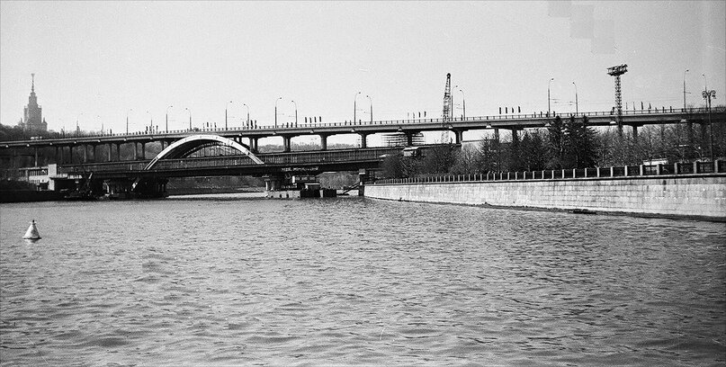      Строительство Лужнецкого метромоста, 1958 год. Фото: PastVu.com. 