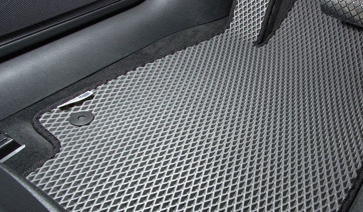 Коврики в автомобиле