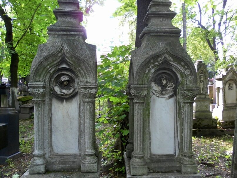  В коллекцию Старообрядческие «римские» памятники