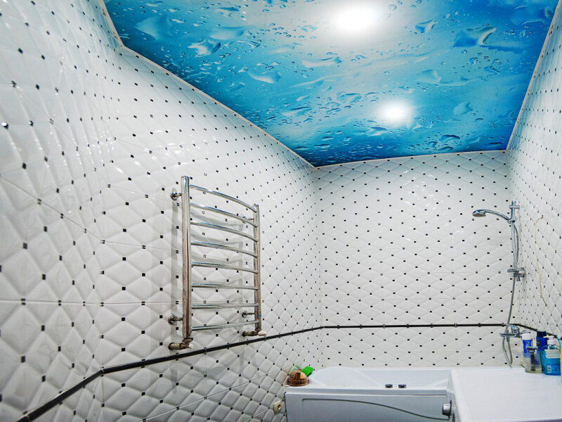 Натяжной потолок в ванной – какие есть плюсы и минусы? | INVANNA .