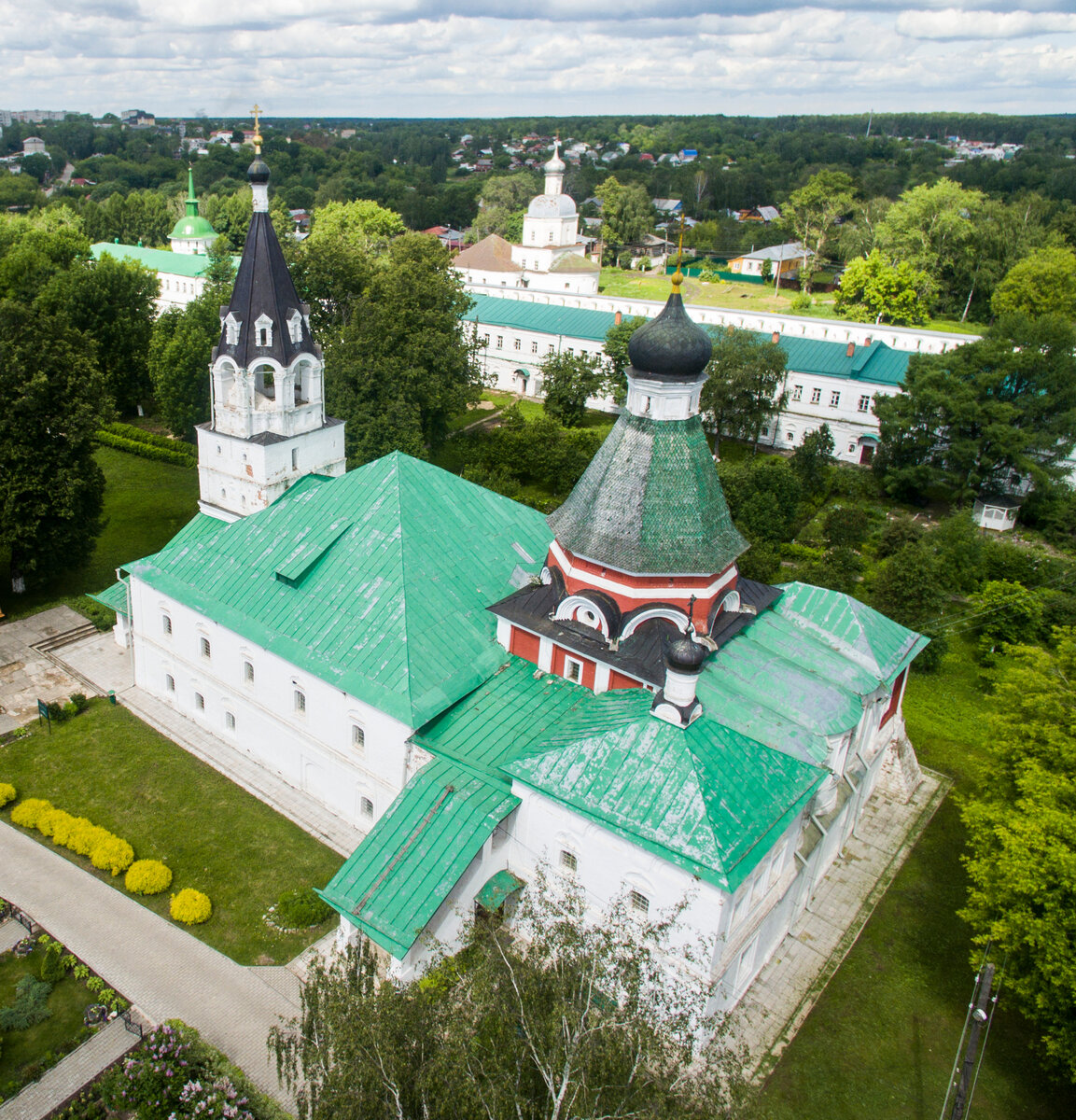 Александровская слобода. Покровская церковь.