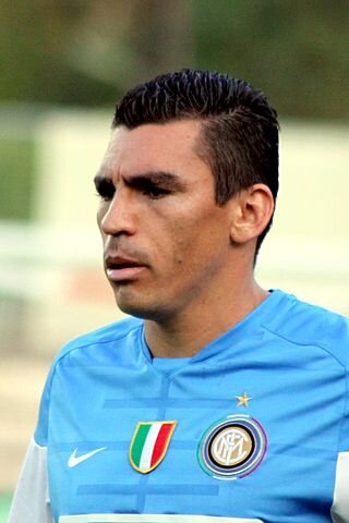 В 2008 году вице капитан мюнхенской Баварии, с миланским Интером выигрывал Лигу Чемпионов - сейчас игрок клуба Бразильенсе выступающий в бразильской серии D