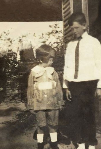 Фотокарточка с которой "срисовал"