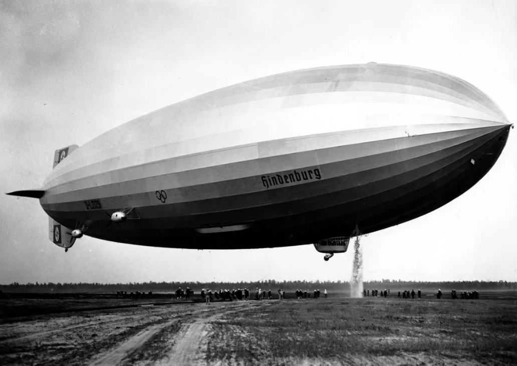 1937 год дирижабль. LZ 129 «Гинденбург». Дирижабль Гинденбург. Катастрофа дирижабля «Гинденбург».