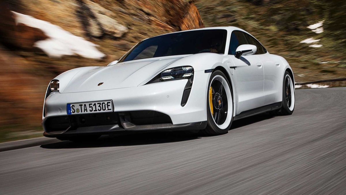 Taycan в версии Turbo S